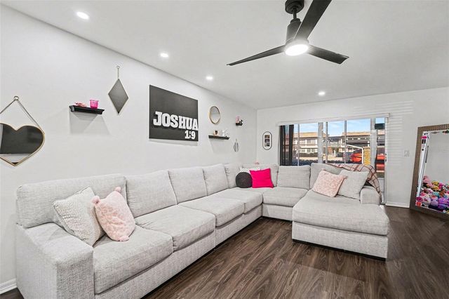 5197 SILENT LOOP 121, New Port Richey, FL 34652