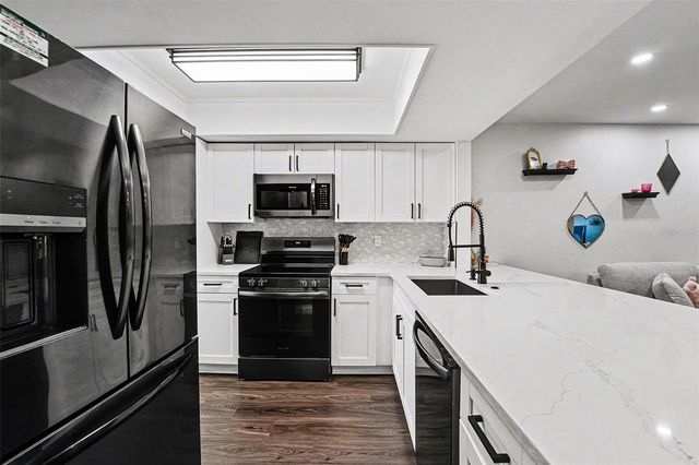 5197 SILENT LOOP 121, New Port Richey, FL 34652