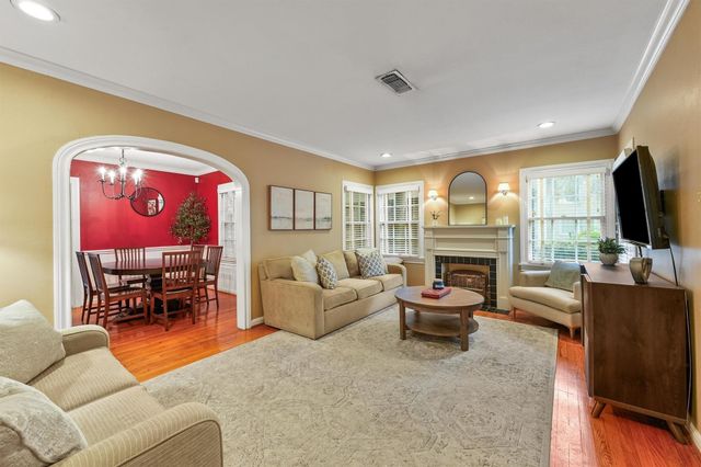 2323 Bartlett Street, Houston, TX 77098