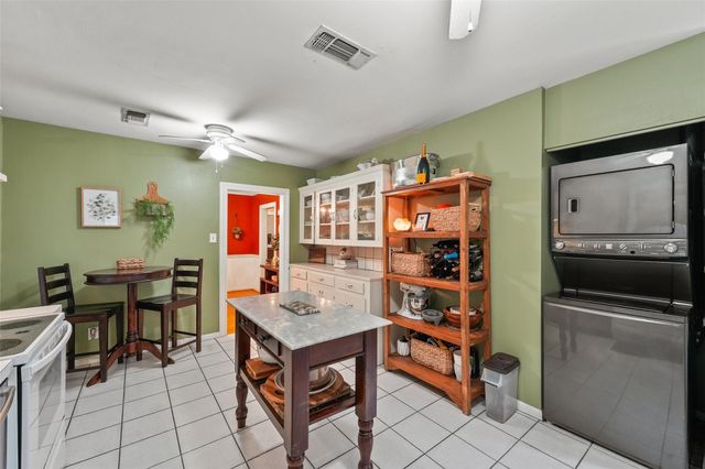 2323 Bartlett Street, Houston, TX 77098