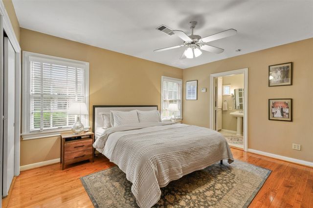 2323 Bartlett Street, Houston, TX 77098