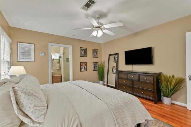 2323 Bartlett Street, Houston, TX 77098