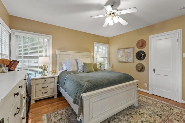 2323 Bartlett Street, Houston, TX 77098