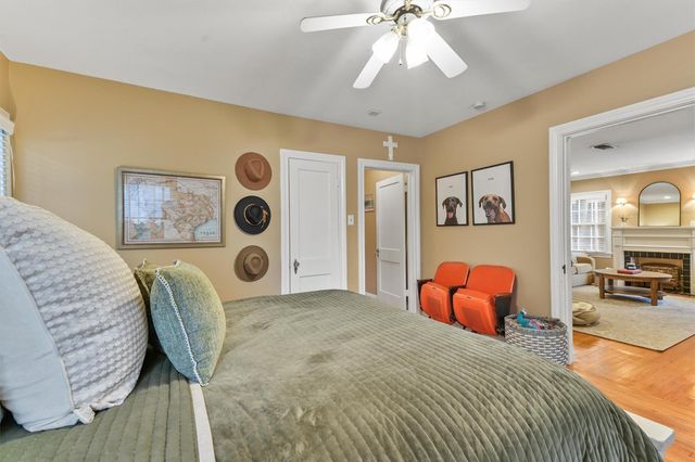 2323 Bartlett Street, Houston, TX 77098