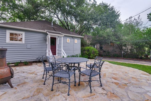 2323 Bartlett Street, Houston, TX 77098