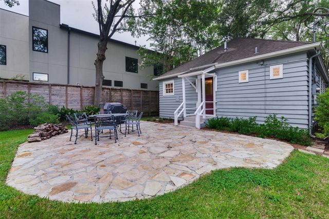 2323 Bartlett Street, Houston, TX 77098