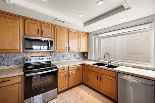 23247 VILLENA, Mission Viejo, CA 92692