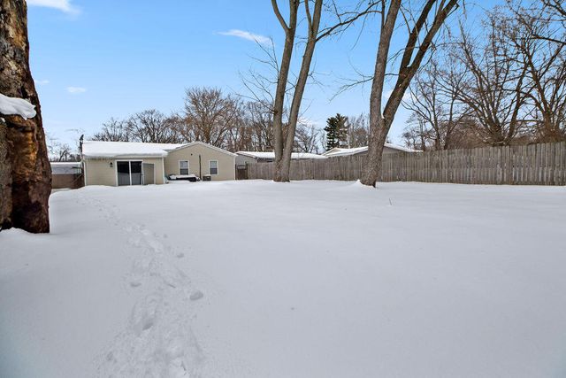 309 Michigami Trail, Porter, IN 46304