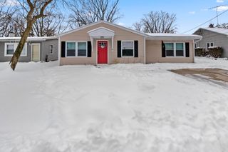 309 Michigami Trail, Porter, IN 46304