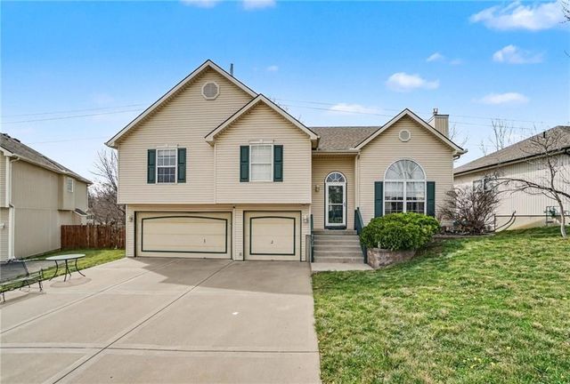 8528 N AVA Avenue, Kansas City, MO 64154