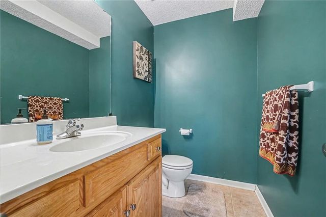 8528 N AVA Avenue, Kansas City, MO 64154