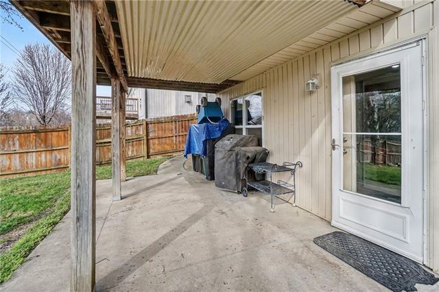 8528 N AVA Avenue, Kansas City, MO 64154