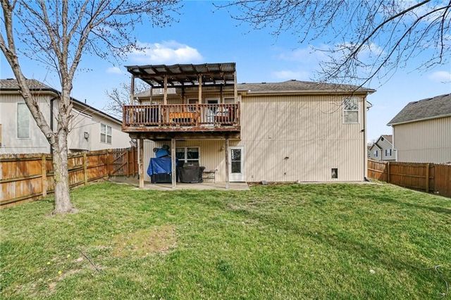 8528 N AVA Avenue, Kansas City, MO 64154