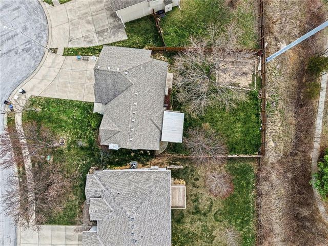 8528 N AVA Avenue, Kansas City, MO 64154