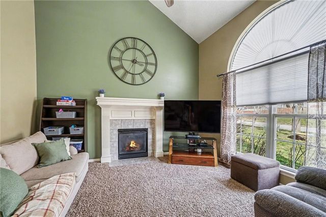 8528 N AVA Avenue, Kansas City, MO 64154