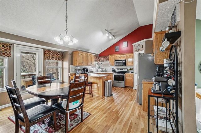 8528 N AVA Avenue, Kansas City, MO 64154