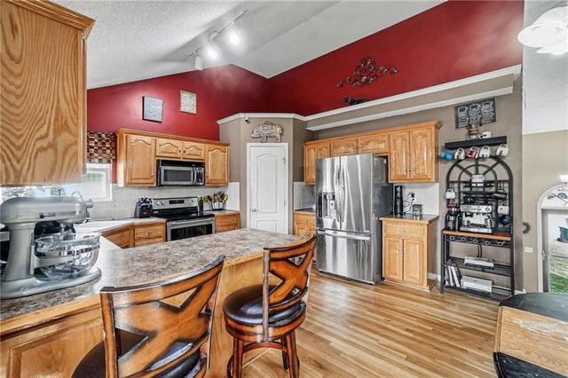 8528 N AVA Avenue, Kansas City, MO 64154