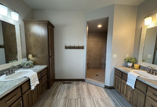 1342 BUCKYS, Green Bay, WI 54313