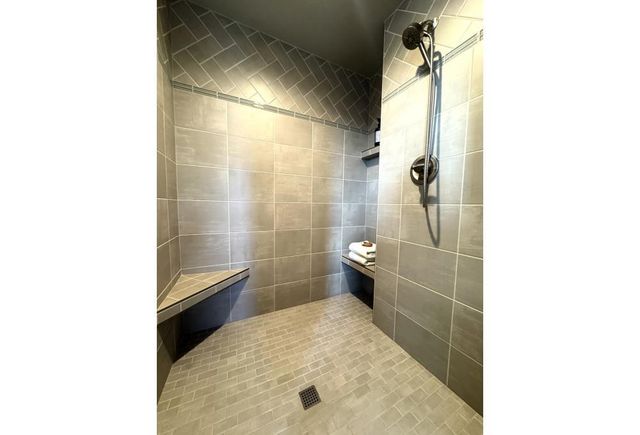 1342 BUCKYS, Green Bay, WI 54313