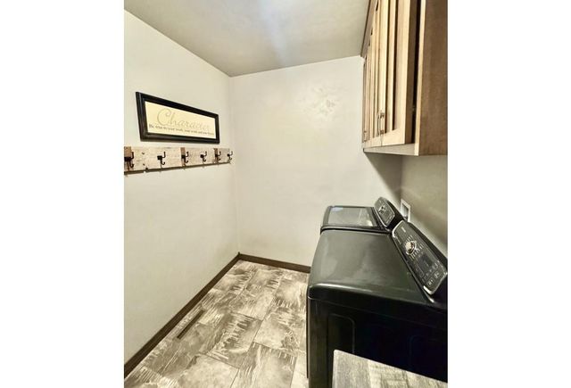 1342 BUCKYS, Green Bay, WI 54313