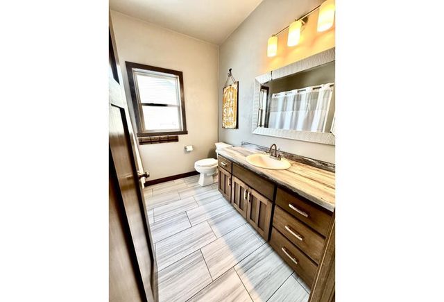 1342 BUCKYS, Green Bay, WI 54313