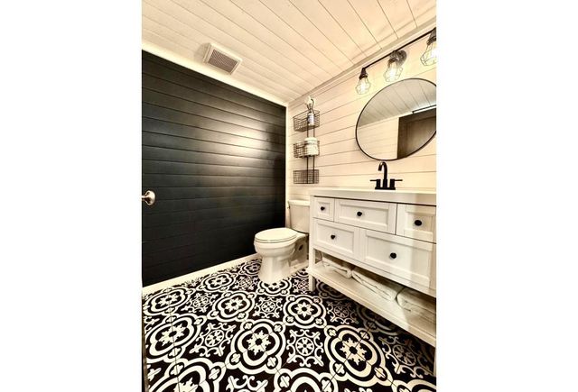 1342 BUCKYS, Green Bay, WI 54313