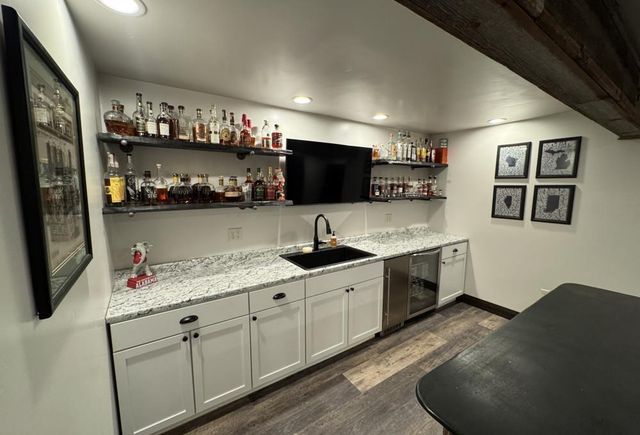 1342 BUCKYS, Green Bay, WI 54313