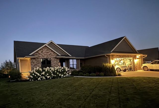 1342 BUCKYS, Green Bay, WI 54313