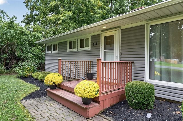 214 Saint Patrick Drive, Henrietta, NY 14623