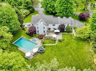 6 Round House Court, Bedford, NY 10506