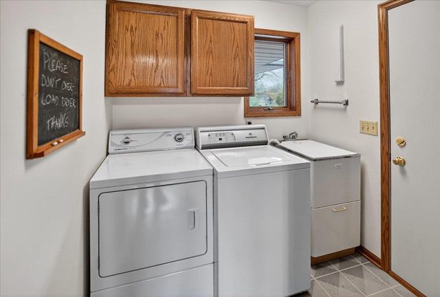 409 Netherwood Street, Oregon, WI 53575