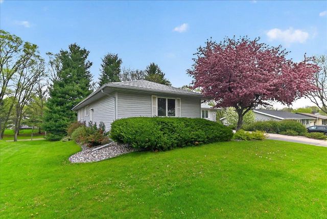 409 Netherwood Street, Oregon, WI 53575