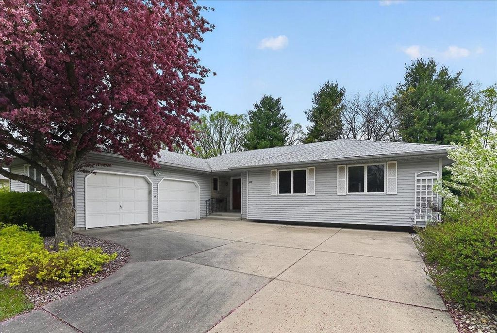 409 Netherwood Street, Oregon, WI 53575