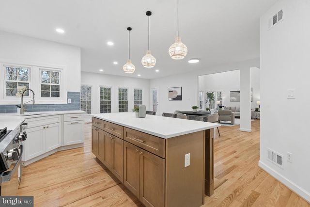 10871 PENINSULA CT, Manassas, VA 20111