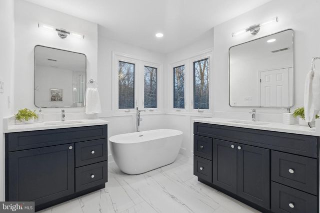 10871 PENINSULA CT, Manassas, VA 20111