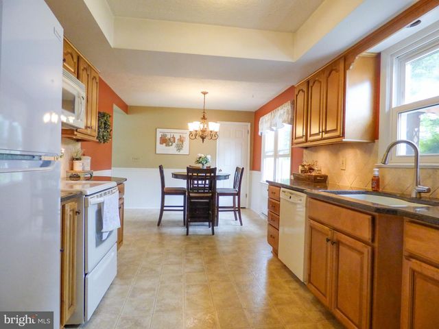4325 PINEWOOD LN, York, PA 17402