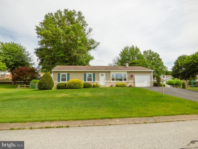 4325 PINEWOOD LN, York, PA 17402