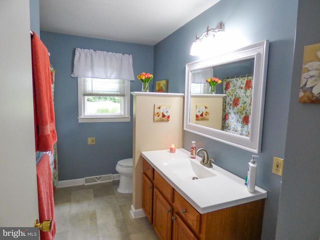 4325 PINEWOOD LN, York, PA 17402