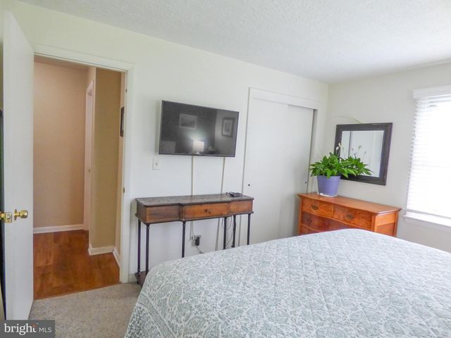 4325 PINEWOOD LN, York, PA 17402