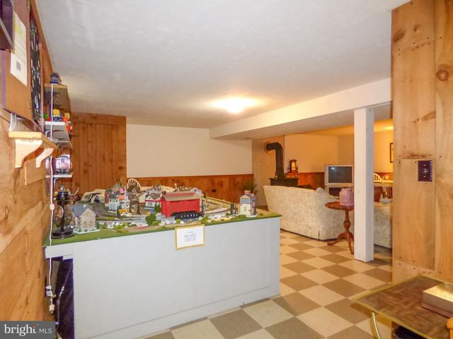 4325 PINEWOOD LN, York, PA 17402