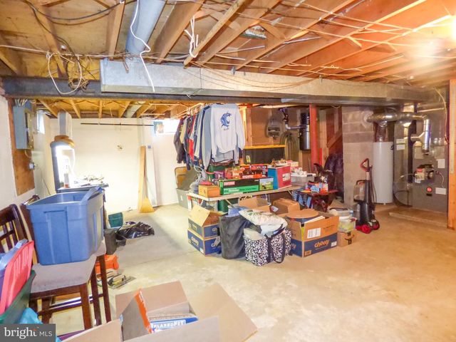 4325 PINEWOOD LN, York, PA 17402