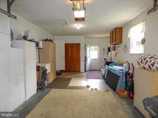 4325 PINEWOOD LN, York, PA 17402