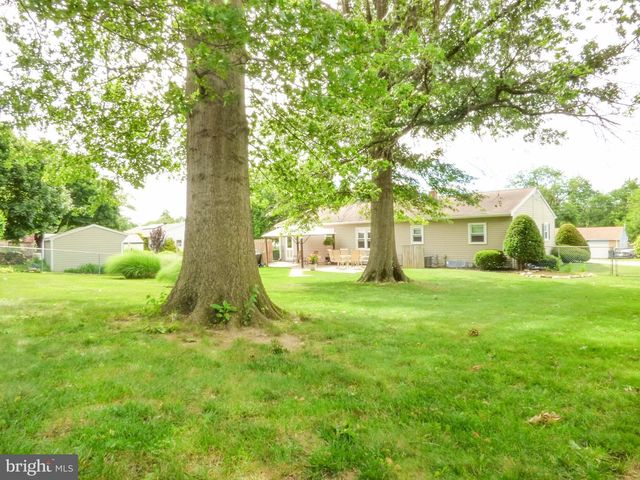 4325 PINEWOOD LN, York, PA 17402