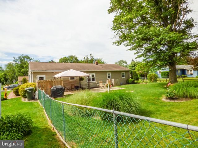 4325 PINEWOOD LN, York, PA 17402