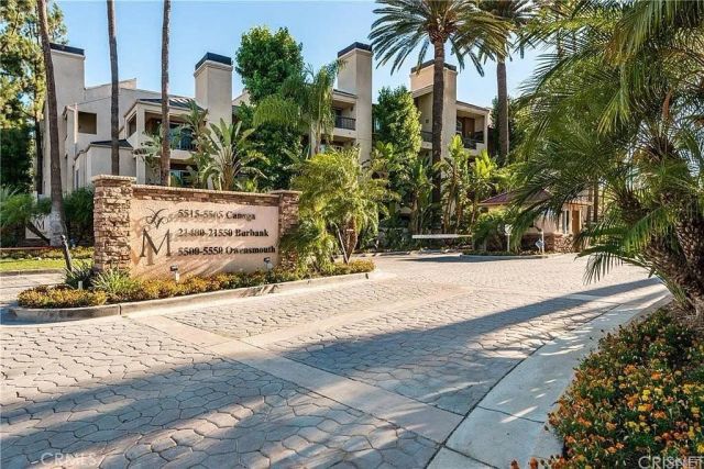 21520 Burbank 211, Woodland Hills, CA 91367