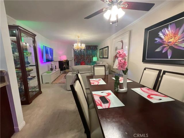 21520 Burbank 211, Woodland Hills, CA 91367