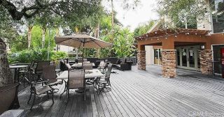 21520 Burbank 211, Woodland Hills, CA 91367