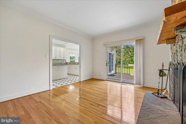 7341 CLIFF PINE DR, Gaithersburg, MD 20879