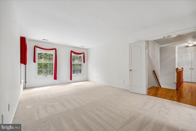 7341 CLIFF PINE DR, Gaithersburg, MD 20879