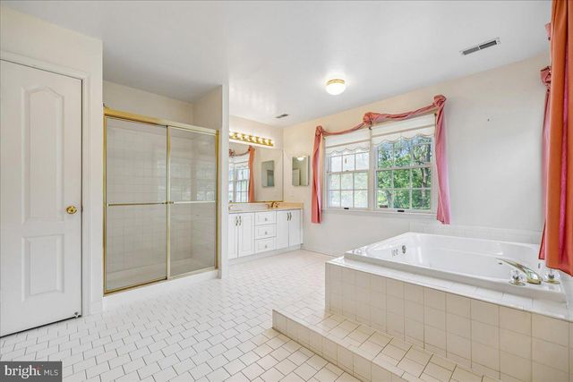 7341 CLIFF PINE DR, Gaithersburg, MD 20879